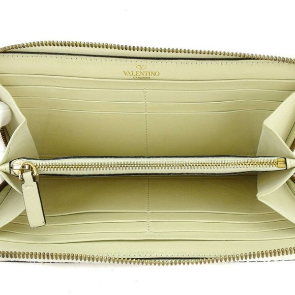 VALENTINO GARAVANI wallet Studded beige leather Auth used T18138 - Picture 6 of 8
